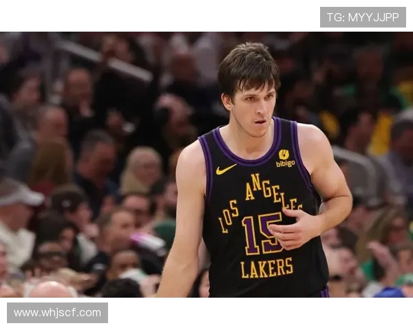 里夫斯状态低迷手感冰冷半场仅得四分三分五投全失令人担忧